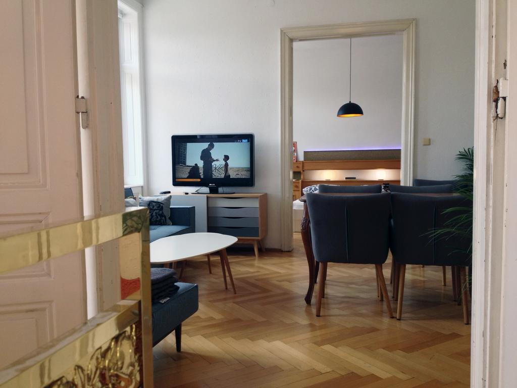 Big Vintage Style Flat Near Schonbrunn Lejlighed Wien Eksteriør billede