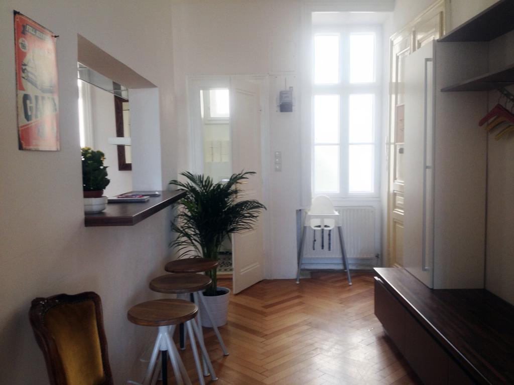 Big Vintage Style Flat Near Schonbrunn Lejlighed Wien Eksteriør billede